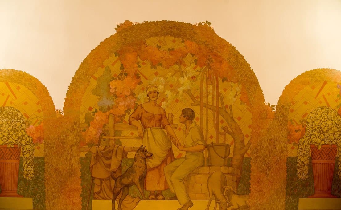 Une fresque de Bruno Francisque Guillermin (1924) au plafond de la grande salle