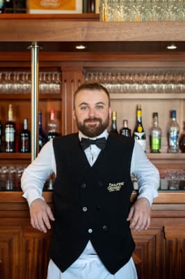 Florent, Chef de rang à la Brasserie Georges