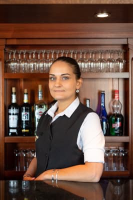 Marie-Céline, Chef de rang à la Brasserie Georges