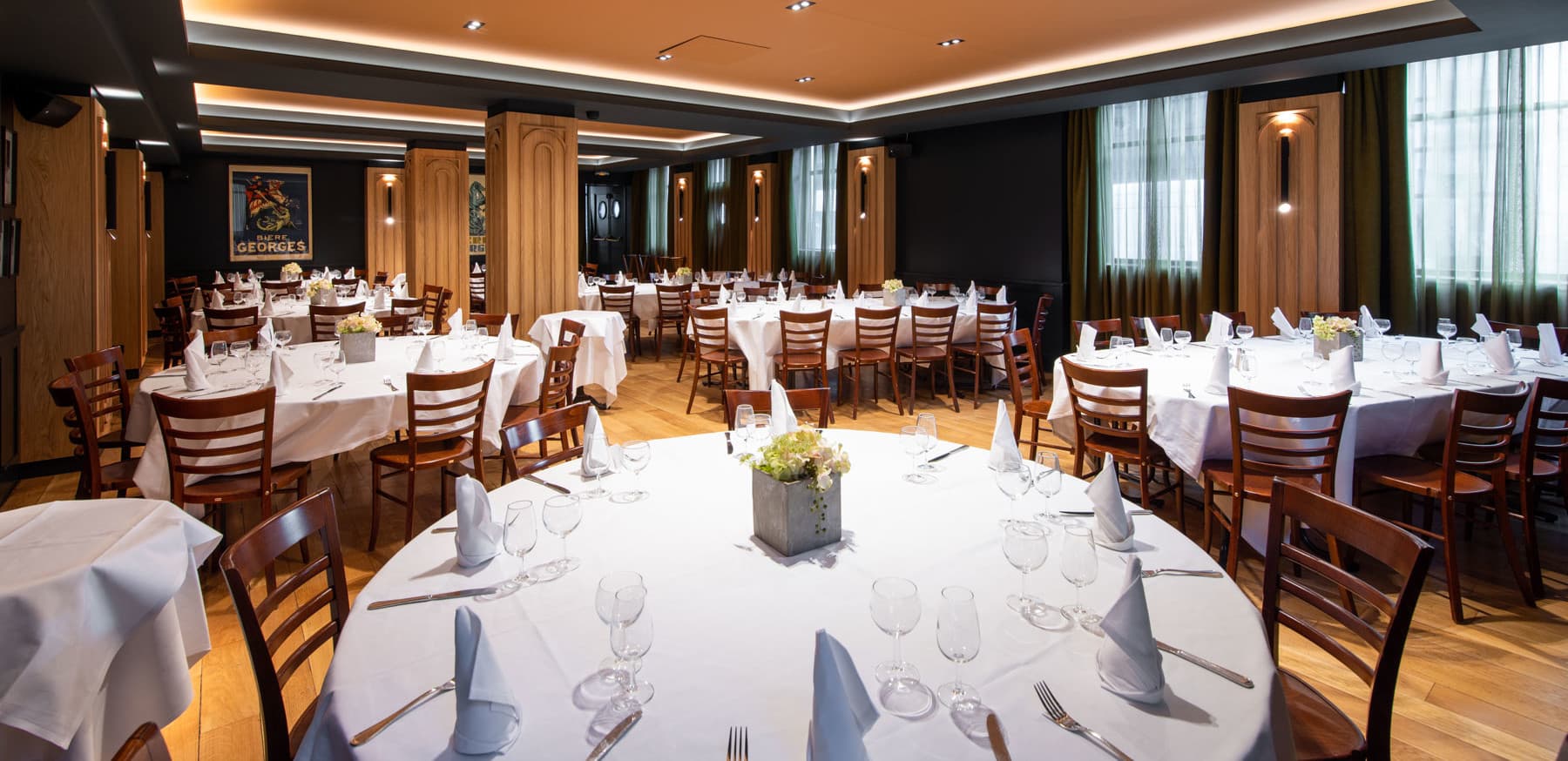 Salon Elisabeth, autre perspective — Brasserie Georges